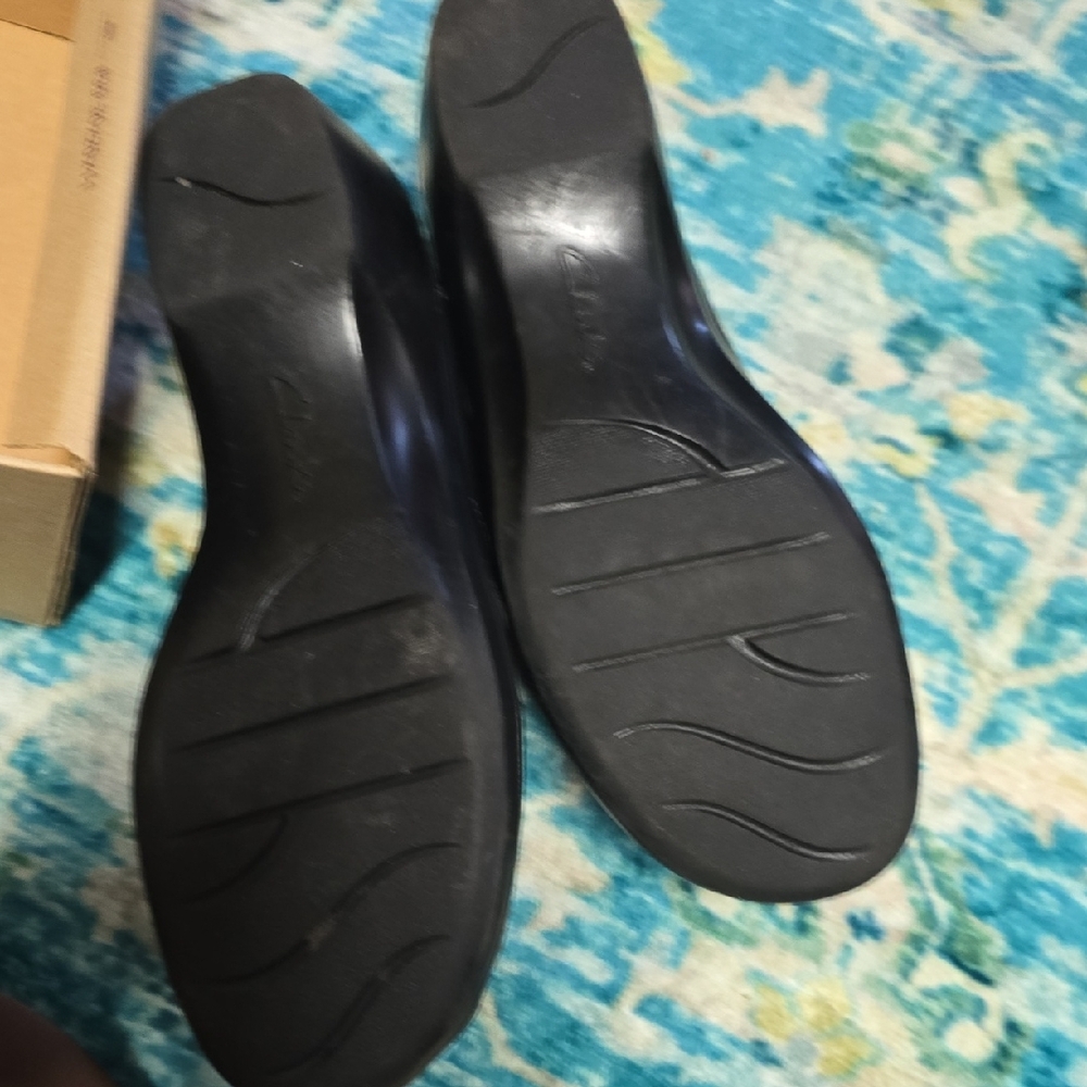 Clarks Black Leather Loafers - Picture 6 of 7